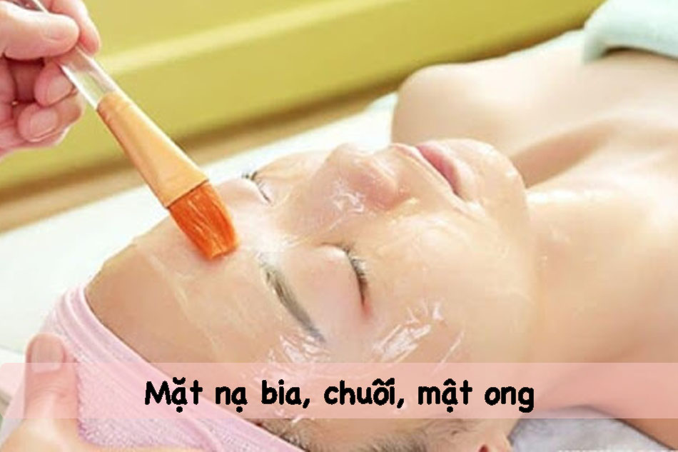 Làm mặt nạ bia, chuối, mật ong